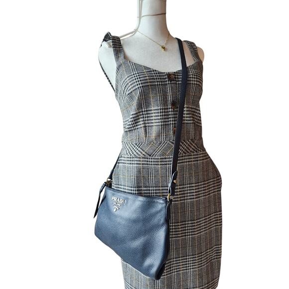 SOLD Prada Vitello Daino Crossbody Bag Navy pebbled calfskin leather - Picture 3 of 16